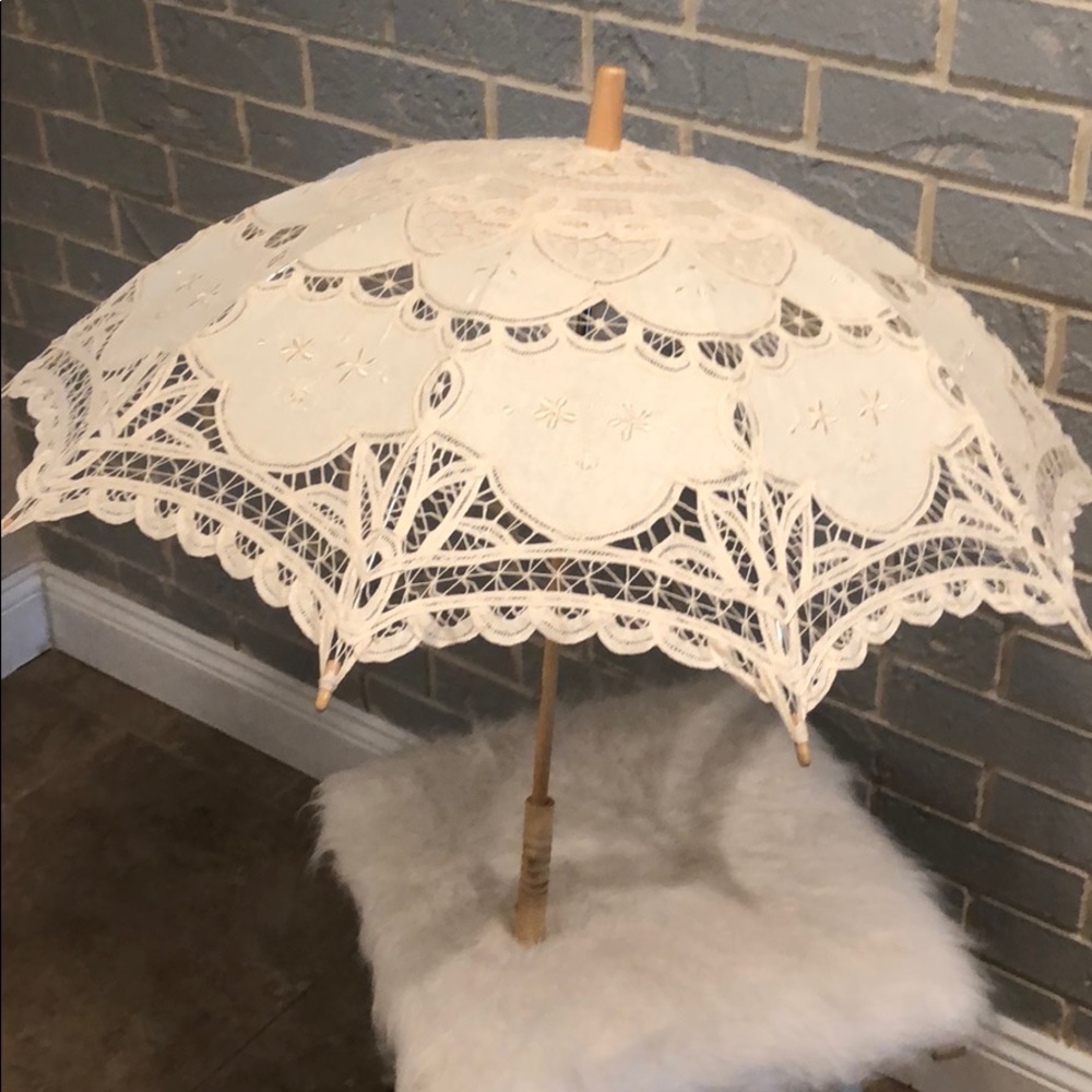Vintage umbrella cream